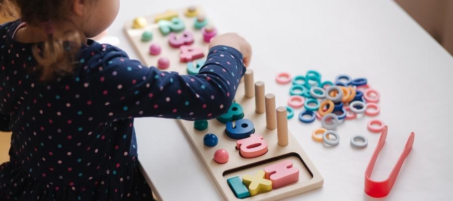 Eğitici Oyuncaklar ve Öğrenme Araçları