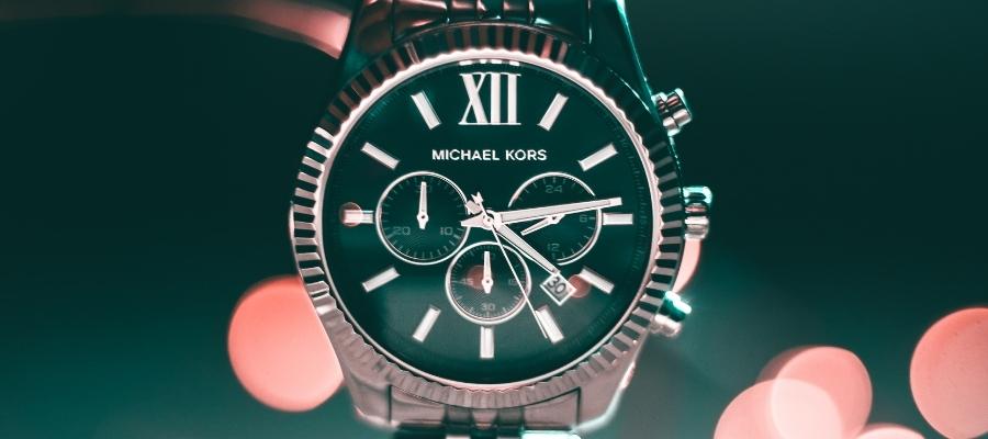 Güneşin İzinde Zaman: Saatte Solar Teknoloji Nedir?