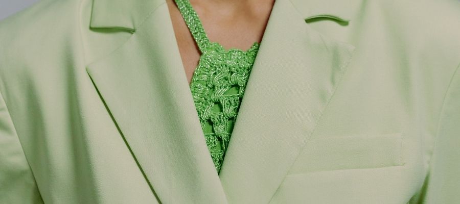 Çağla Yeşili ile Yaratılan Farklı Kıyafet Stilleri
