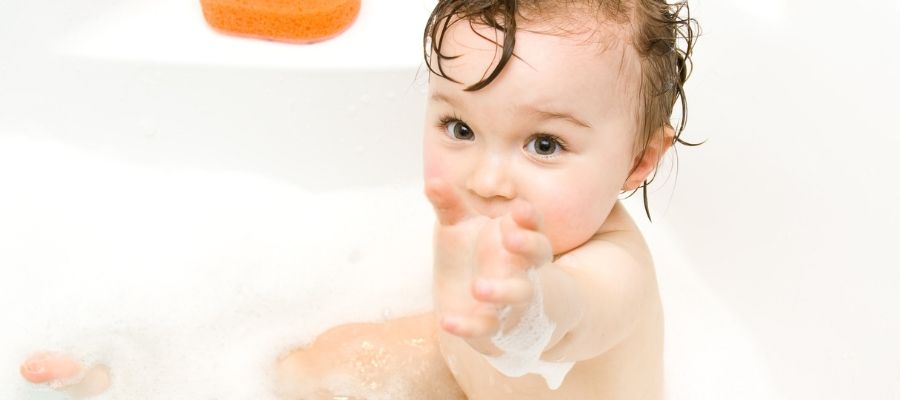 Minik Başlarda Büyük Sorun: Bebeklerde Kepek Nasıl Temizlenir?
