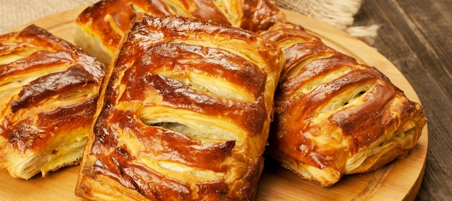 Kabaklı Milföy Böreği Sunumu ve Servis Önerileri