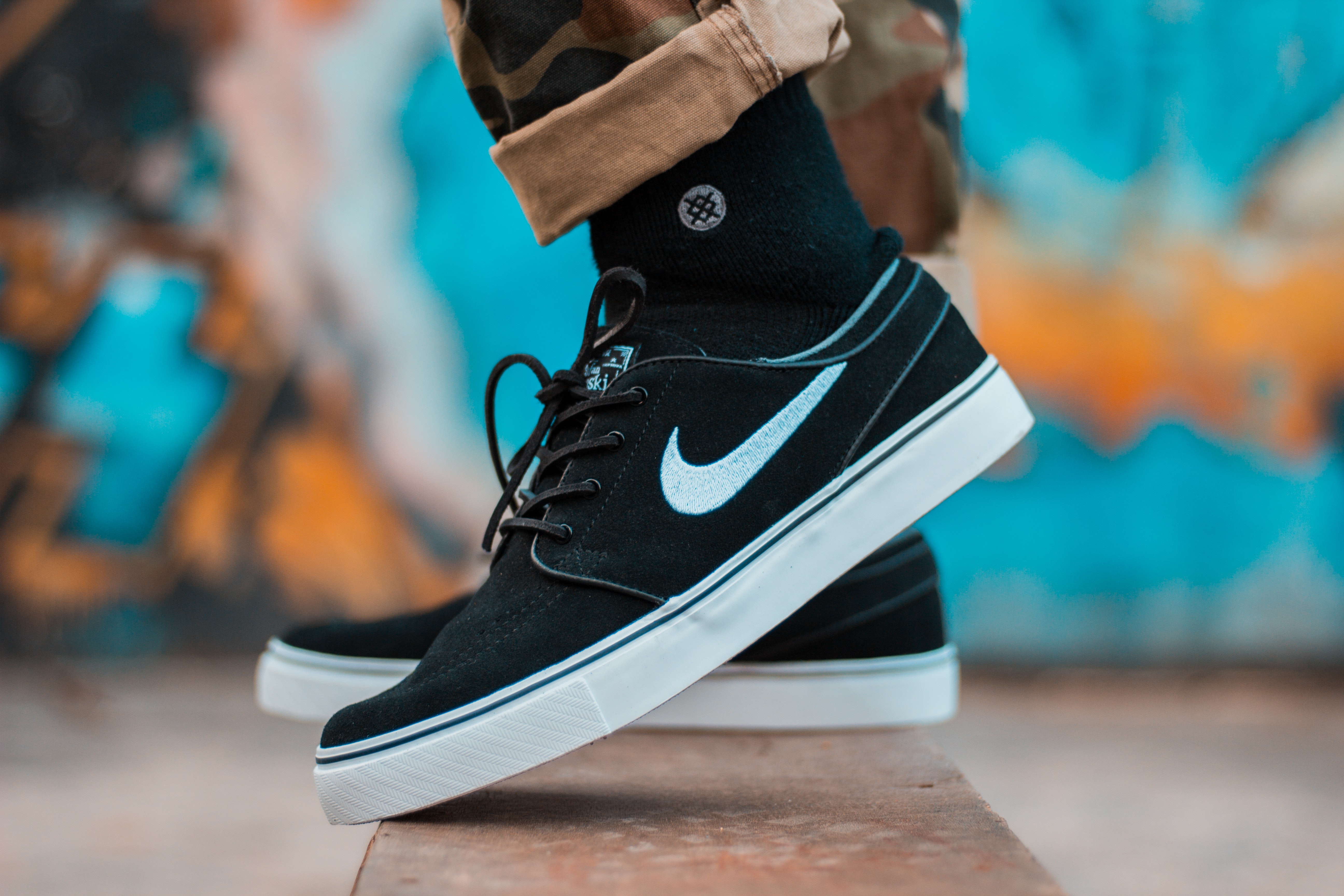 Lokasyon Sneaker Modelleri ile Stilinize Göz Alıcı Bir Dokunuş Yapın!