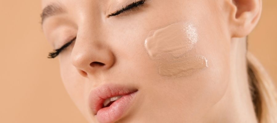 Mükemmel Makyajın Sırrı: Fondötenin Kalıcı Olması için Ne Yapılmalı?