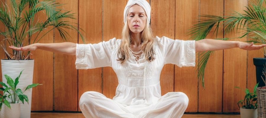 Kundalini Yoga: Enerjiyi Yükseltmek ve Uyanmak