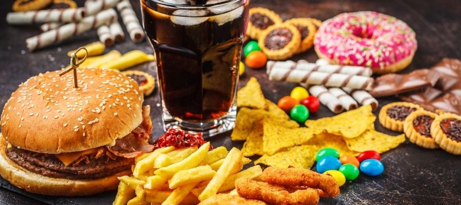 İşlenmiş ve Fast Food Ürünlerinin Ciltteki Etkileri ve Sivilceye Katkısı