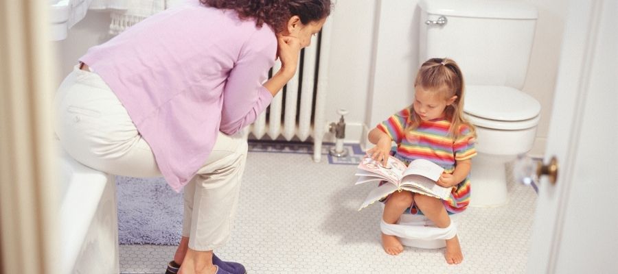 Tuvalet Alışkanlığını Kazandırmada Çocuğun Çişini Tutmak İle İlgili Sık Sorulan Sorular