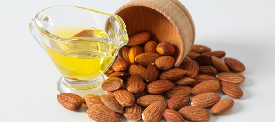 Badem Yağının Saça Faydası Nedir? Nasıl Uygulanır?