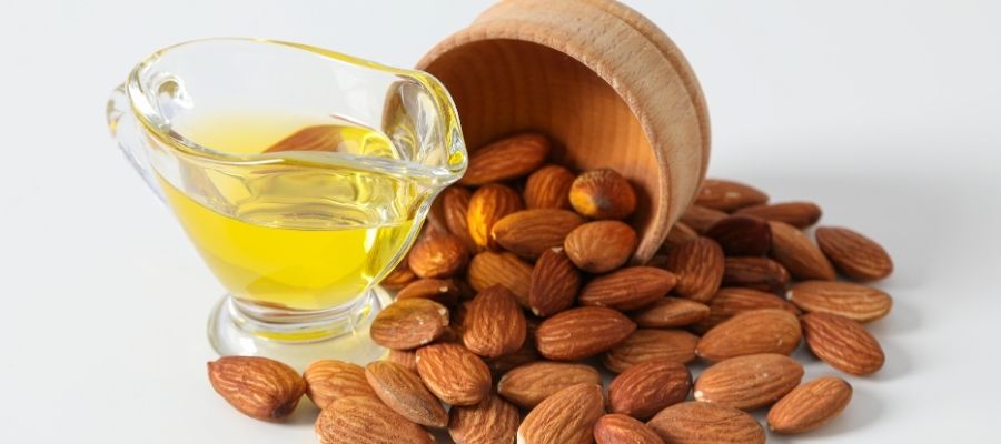 Tatlı Badem Yağının Faydaları Nelerdir?