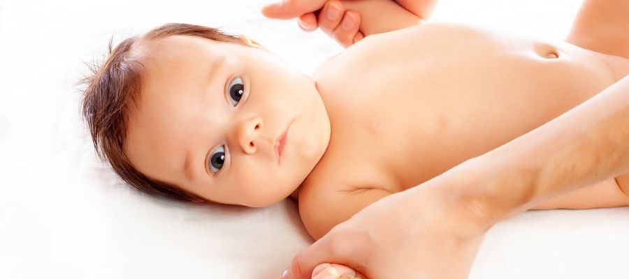 1 Aylık Bebek Gelişimi: Minik Bebeğiniz İçin Bilmeniz Gerekenler