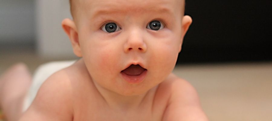 5 Aylık Bebek Gelişimi: Yeni Keşifler ve Becerilerle Dolu Bir Ay!