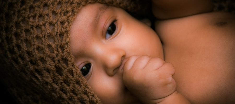 Bebeklerde Parmak Emme Davranışı ve Sebepleri