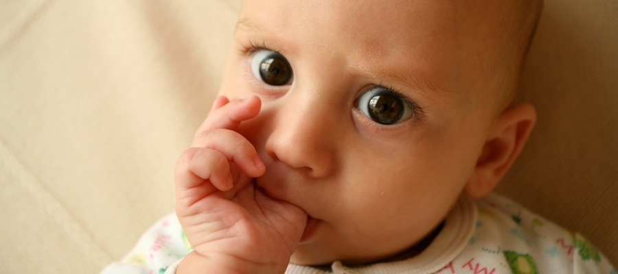 Bebek Neden Parmak Emer: Uzmanlardan Bilgiler