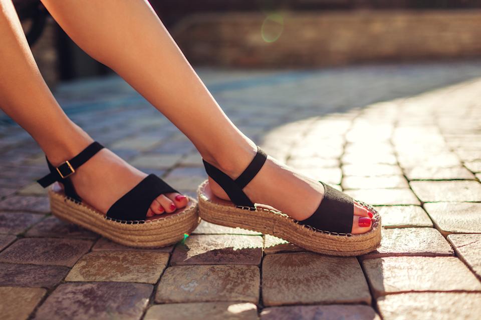 Birbirinden Şık Sandalet ve Terlik Modelleri Trendyol Meyra Ayakkabı Mağazasında Sizleri Bekliyor!