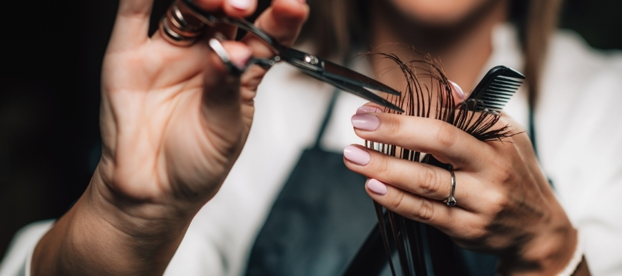 Genç Bir Görünüm İçin Saç Modeli Seçimi