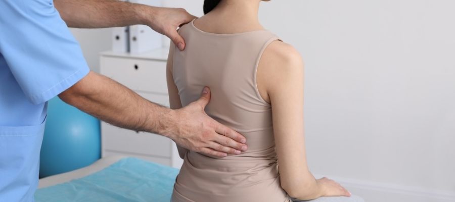 Günlük Rutinde Kifozu Önleyici Postür İpuçları