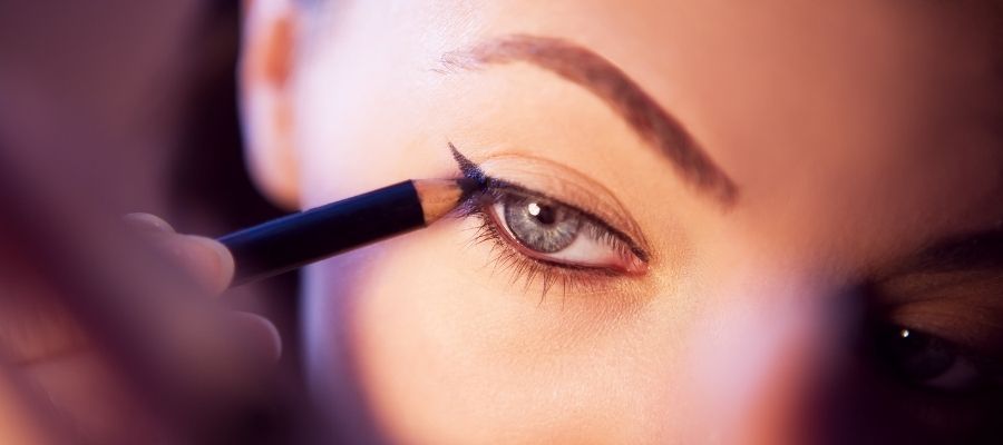 Eyeliner Çekmede Başarıya Götüren İpuçları