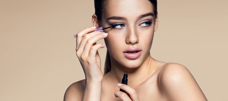 Mükemmel Göz Makyajının Sırrı: Kolay Eyeliner Çekme
