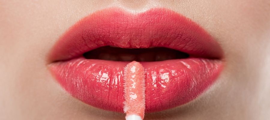 Dudakları Parlatan Dokunuş: Lipgloss Nedir?