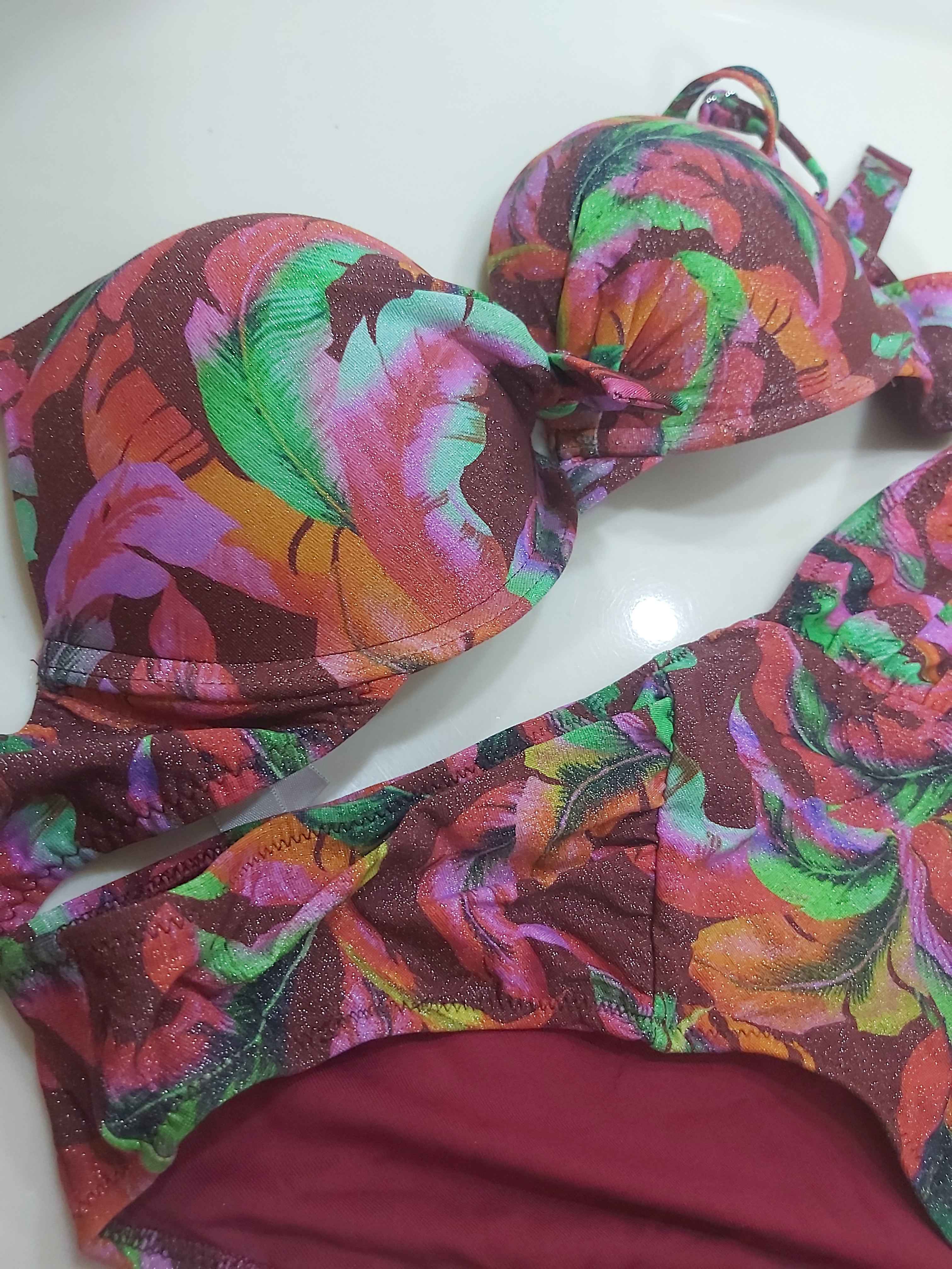 Yaprak Desenli Önden Bağcıklı Full Dolgulu Bikini Üst | SUWEN