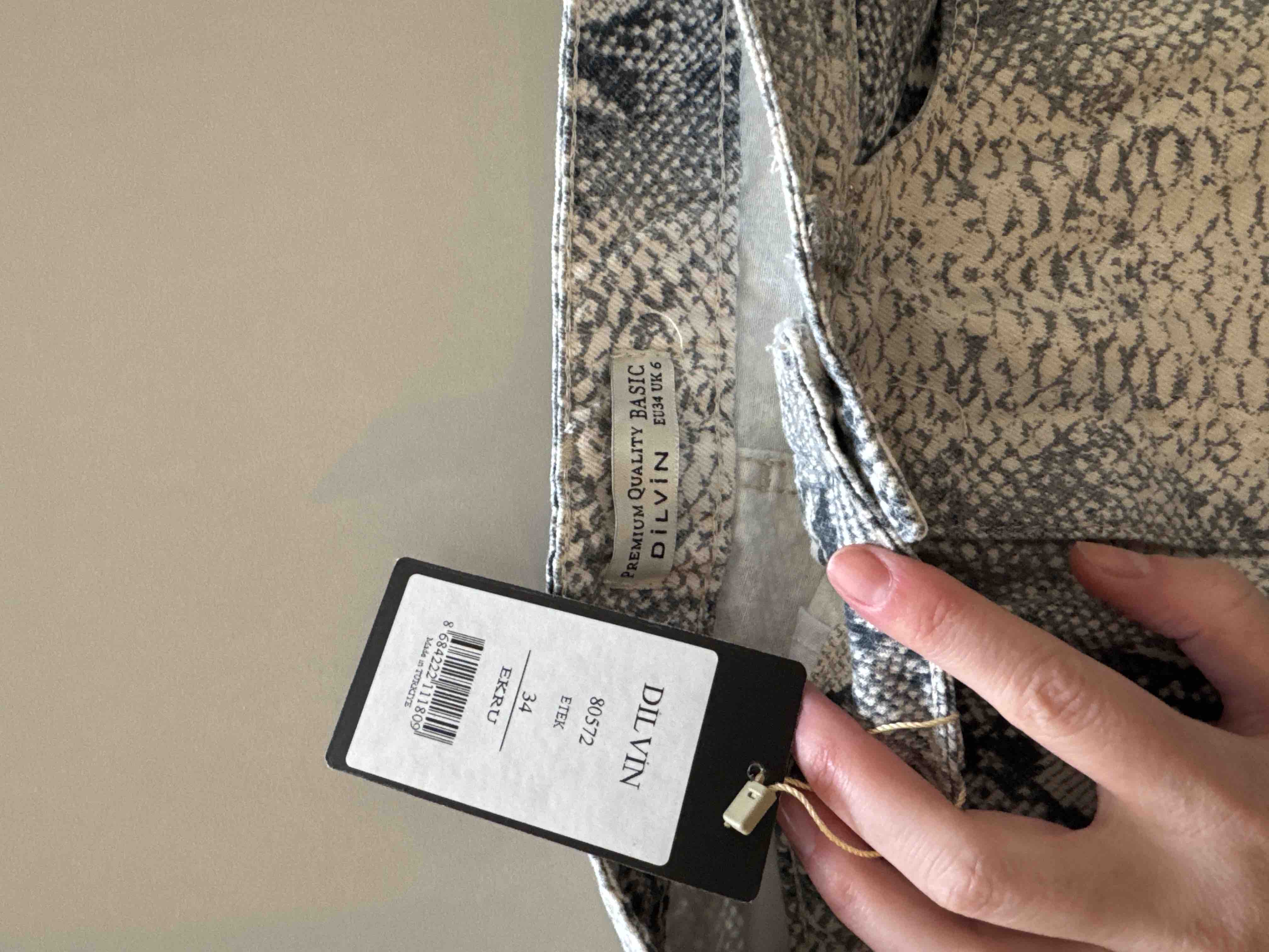 80572 %100 Pamuk Yılan Baskılı Mini Denim Etek-Ekru | ETEK | Dilvin