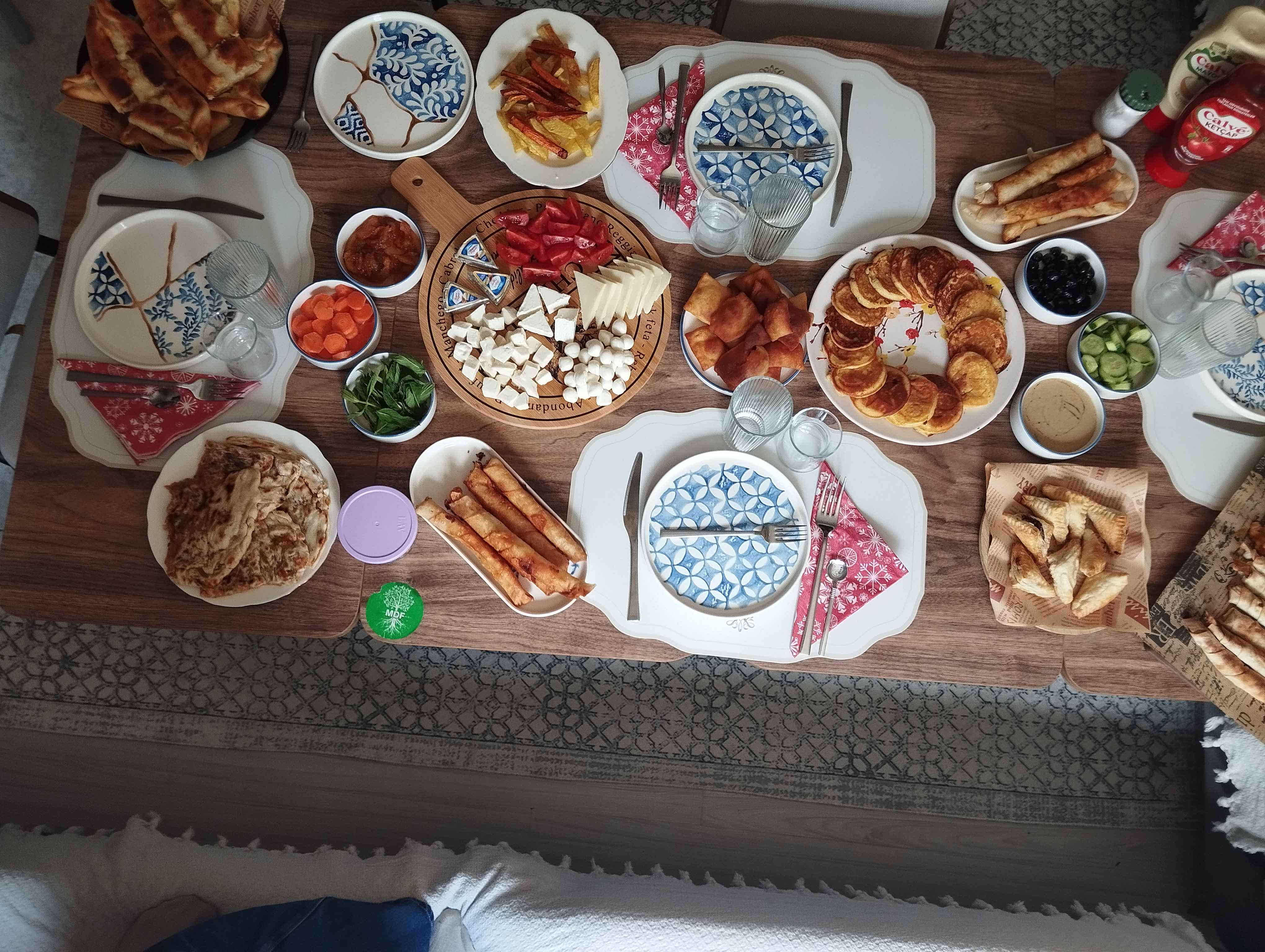 Azure 6 Kişilik 15 Parça Seramik Kahvaltı Takımı – Nehir