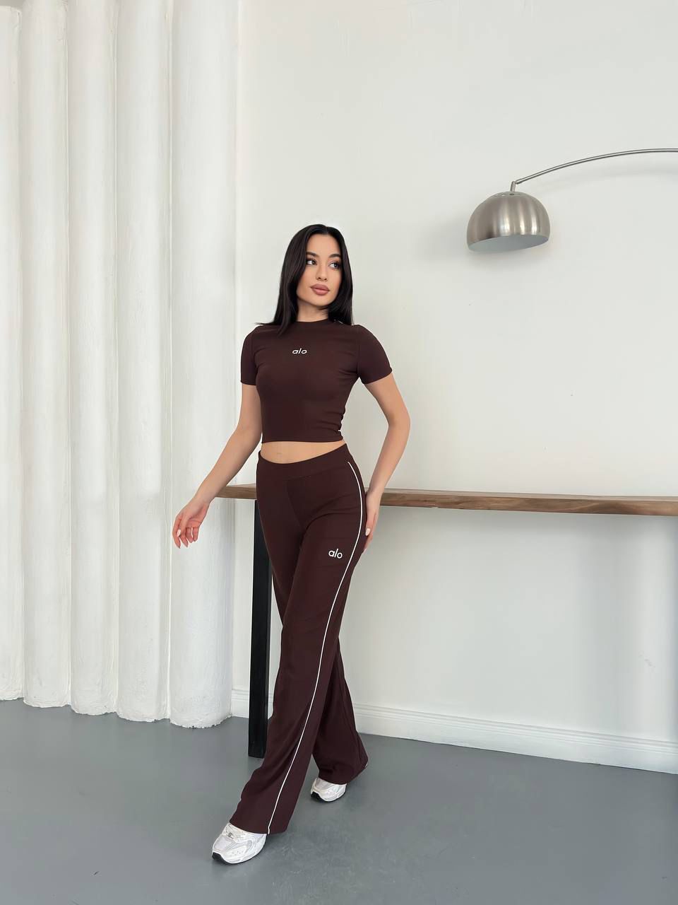 Kadın Yanı Şeritli Kısa Kollu Crop Top ve Geniş Paça Alt Üst Takım