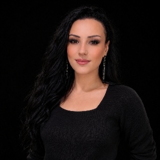 Helga Tuhafiye