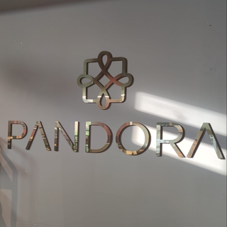 P&ORA Premium Kitchen Products logo