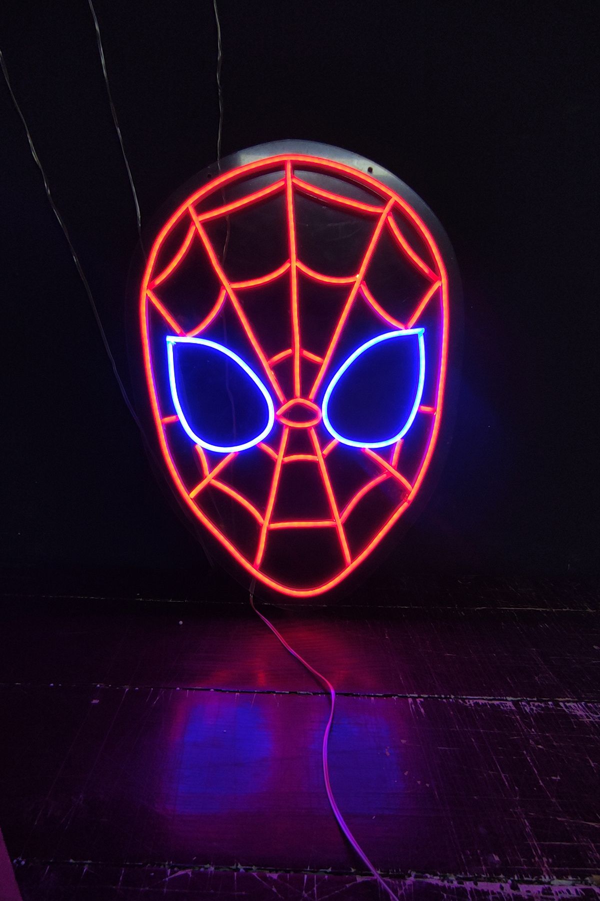 Işıklı Spiderman Kafası: Neon LED Tabela Duvar Dekorasyon Ürünü 