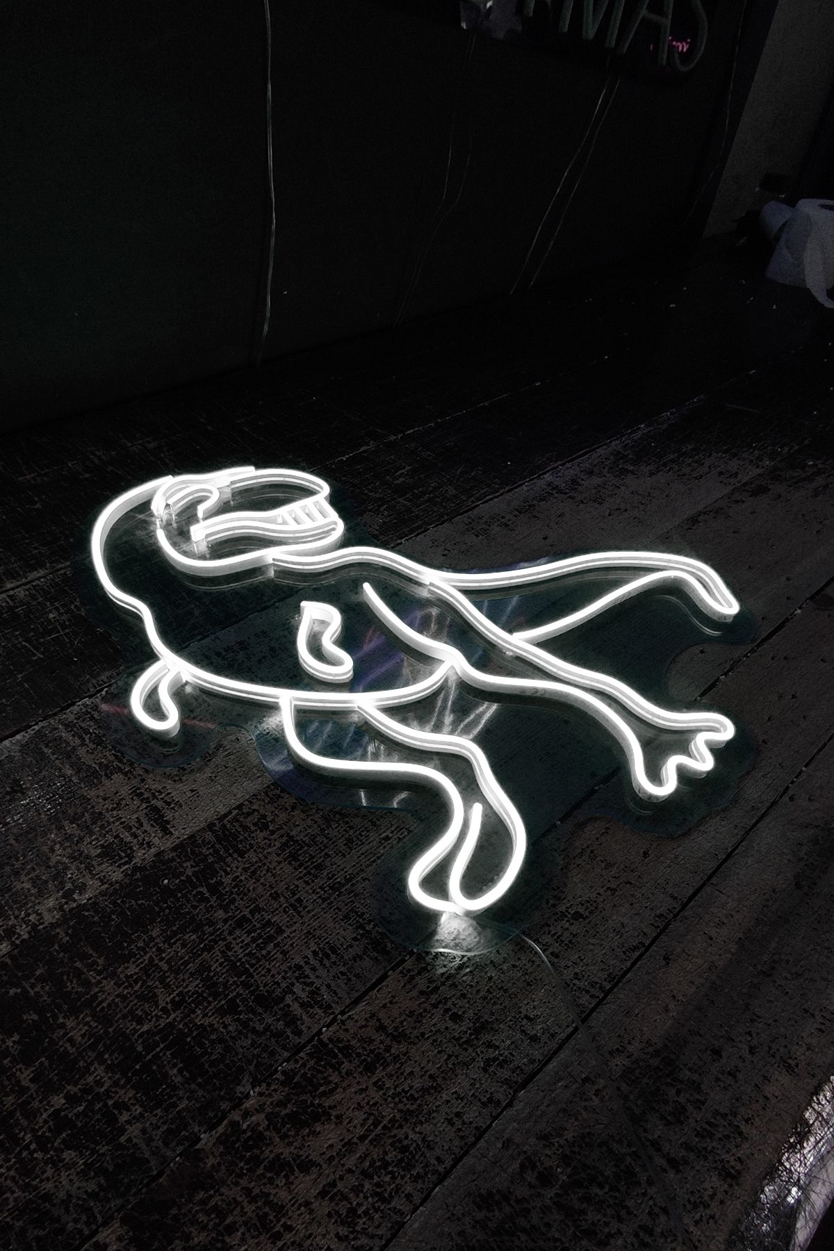 Işıklı Dinozor: Neon LED Tabela Duvar Dekorasyon Ürünü 