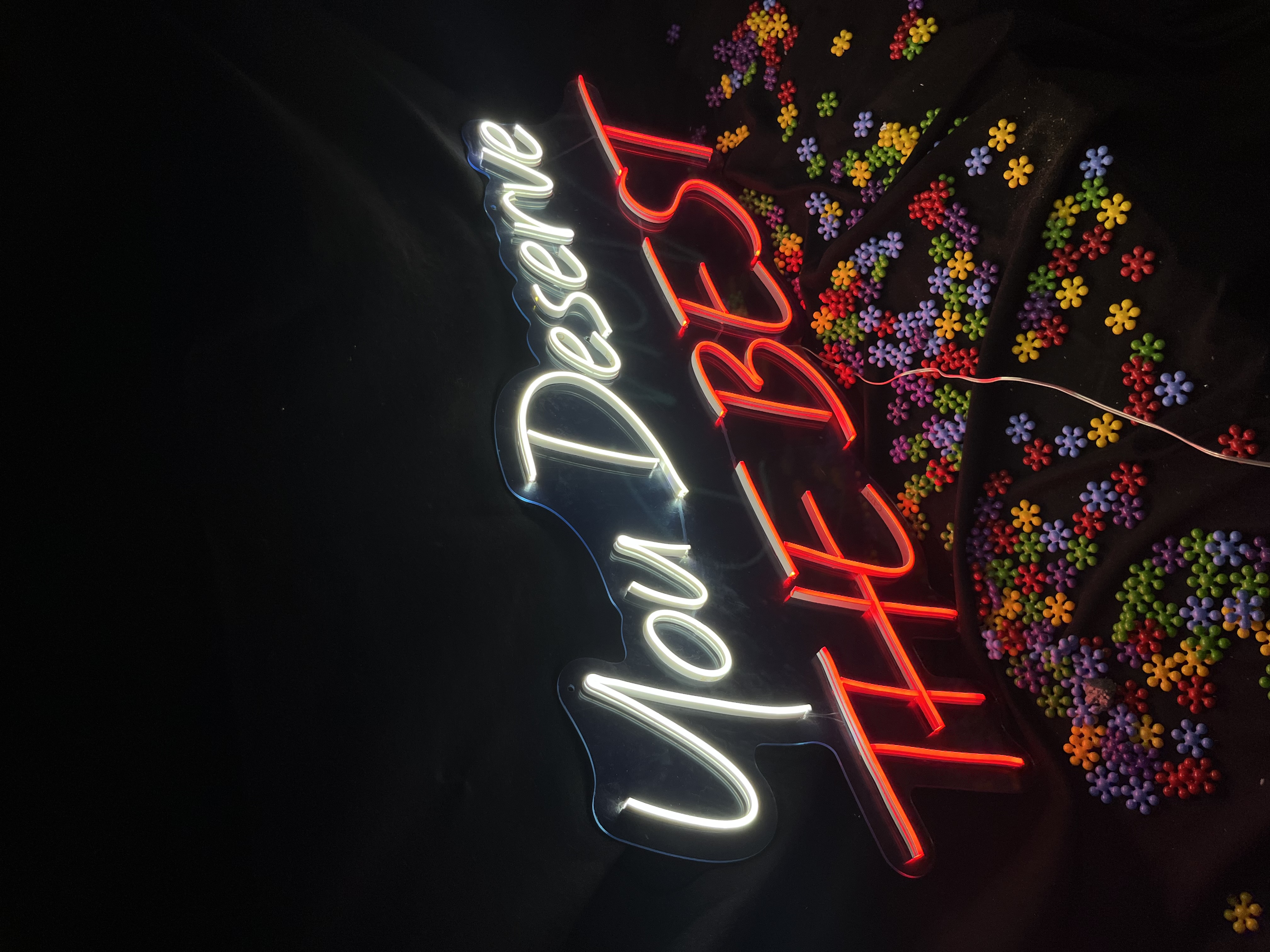 You Deserve The Best - Dekoratif Duvar Aydınlatması Neon Led Yazı Cafe Restoran 100x40 cm