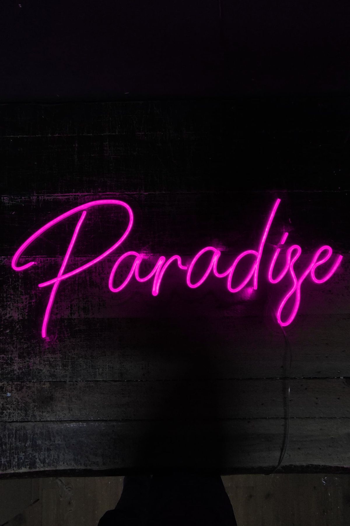 Işıklı Paradise: Neon LED Tabela Duvar Dekorasyon Ürünü