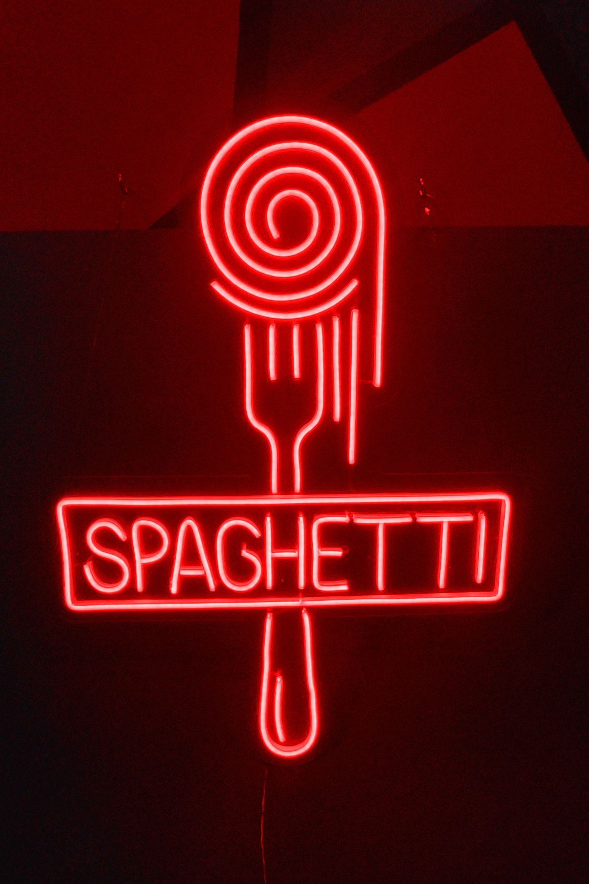 Işıklı Spaghetti Makarna: Neon LED Tabela Duvar Dekorasyon Ürünü 