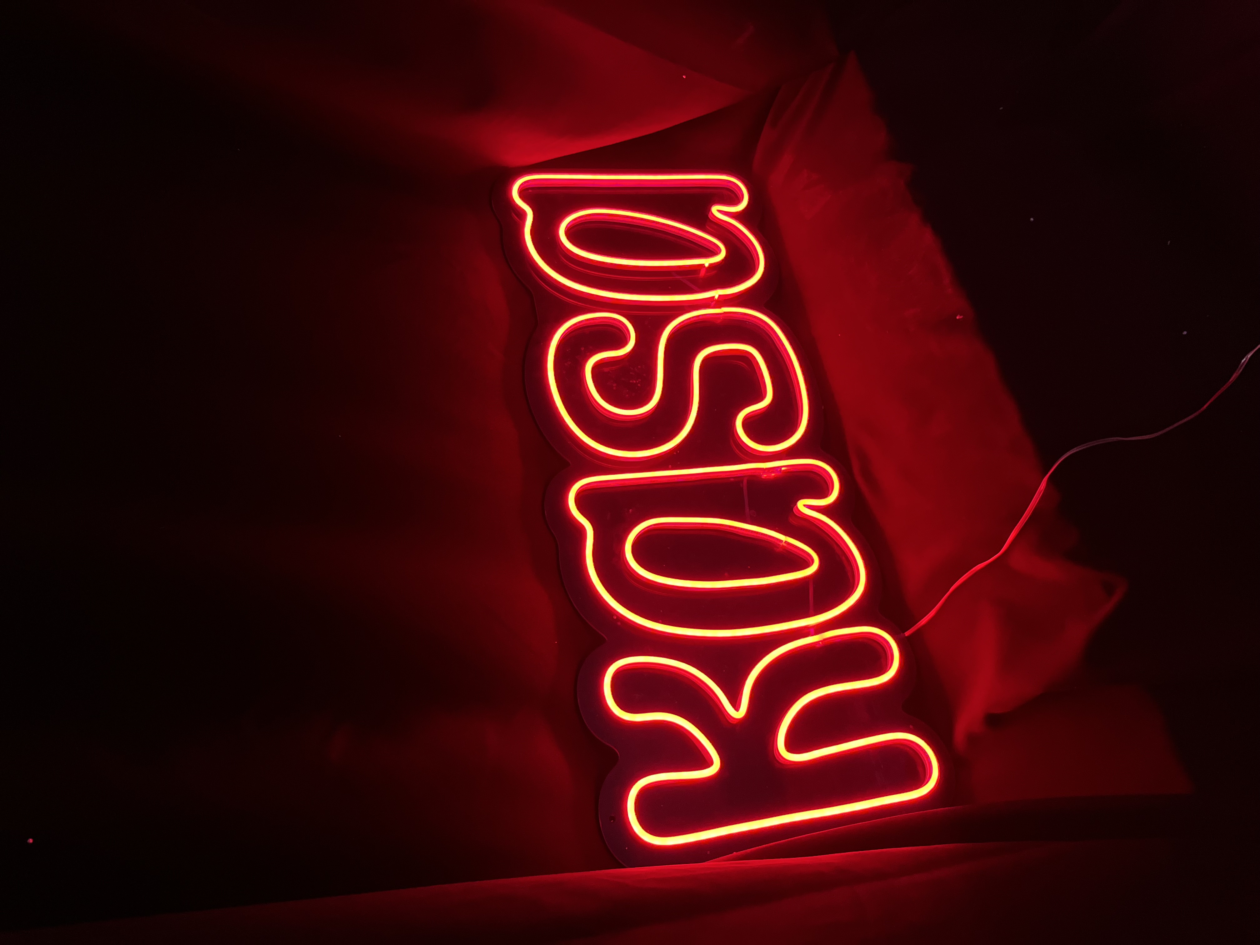 Kasa V3 - Dekoratif Duvar Aydınlatması Neon Led Yazı Cafe Restoran 70x30 cm