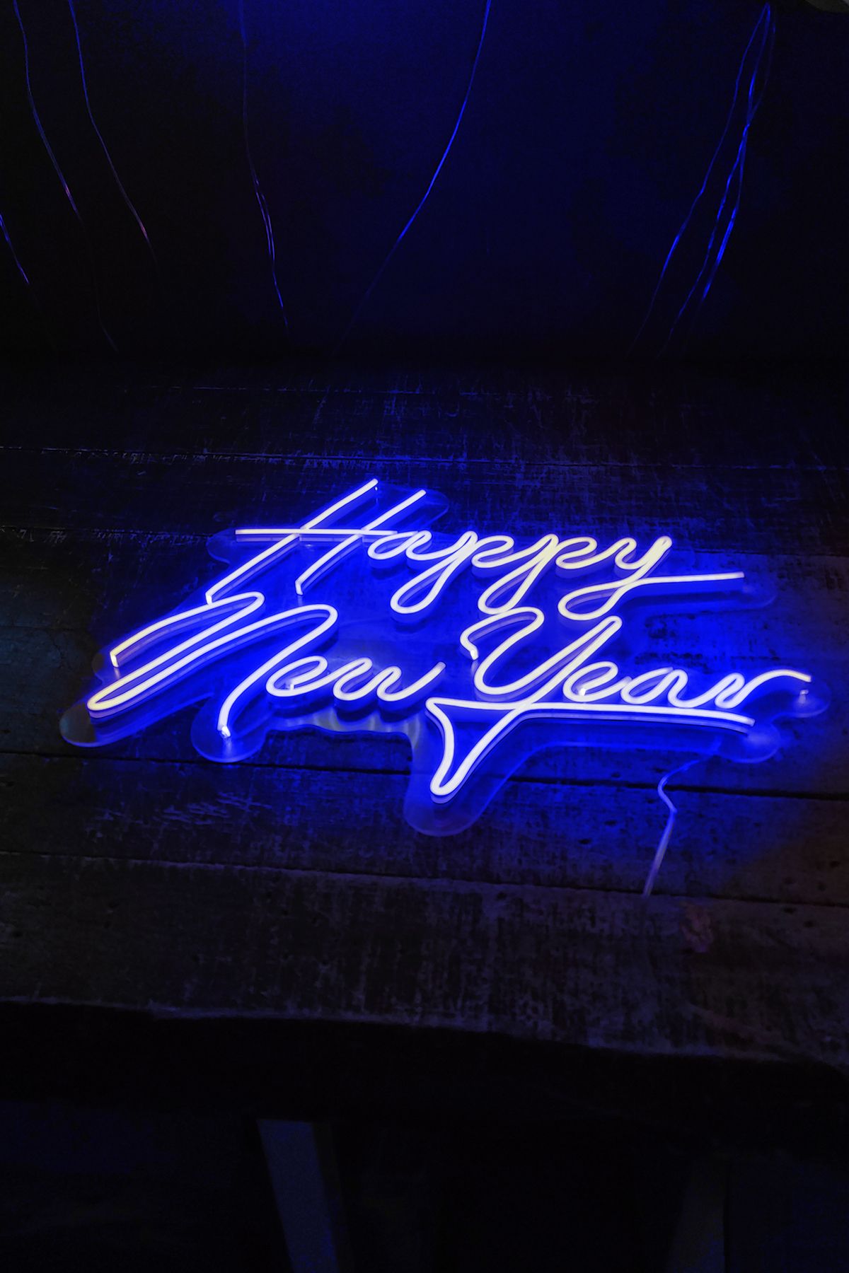 Işıklı Happy New Year: Neon LED Tabela Duvar Dekorasyon Ürünü 