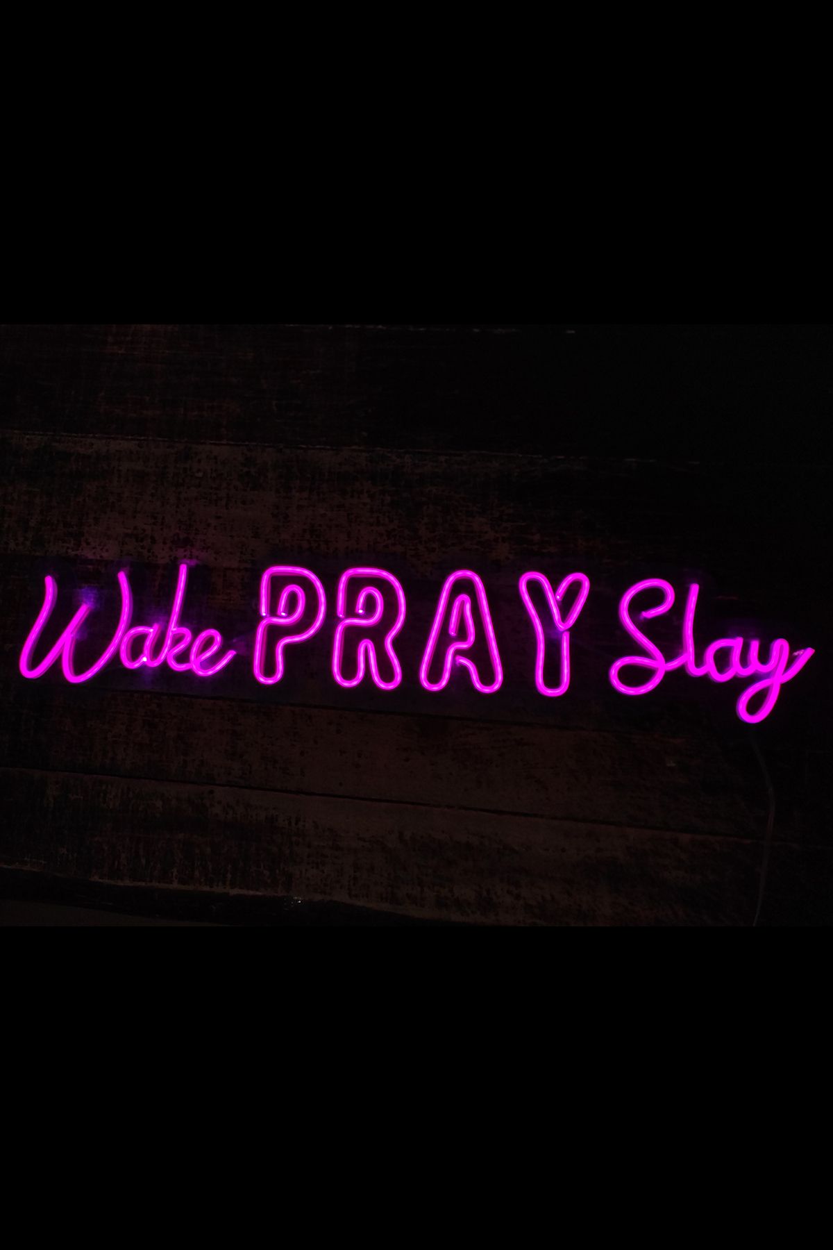 Işıklı Wake Pray Slay: Neon LED Tabela Duvar Dekorasyon Ürünü 