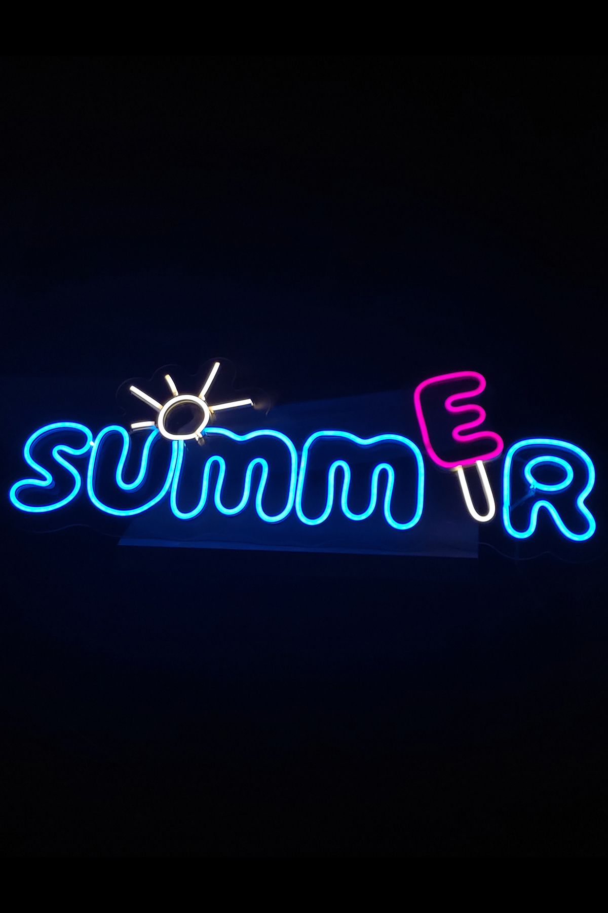 Işıklı Summer: Neon LED Tabela Duvar Dekorasyon Ürünü 