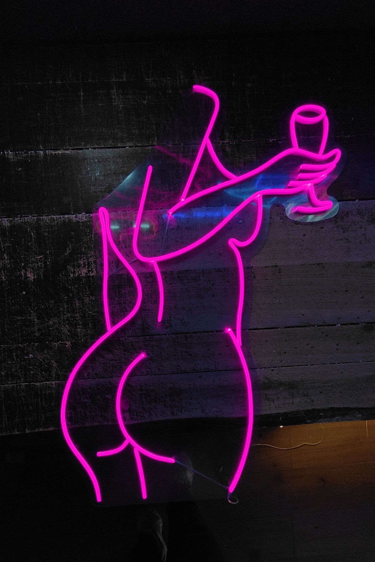 Işıklı Woman Body Kadeh: Neon LED Tabela Duvar Dekorasyon Ürünü