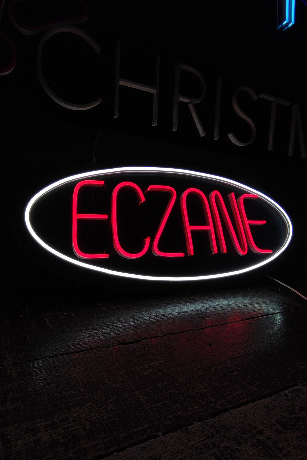 Işıklı Eczane: Neon LED Tabela Duvar Dekorasyon Ürünü 