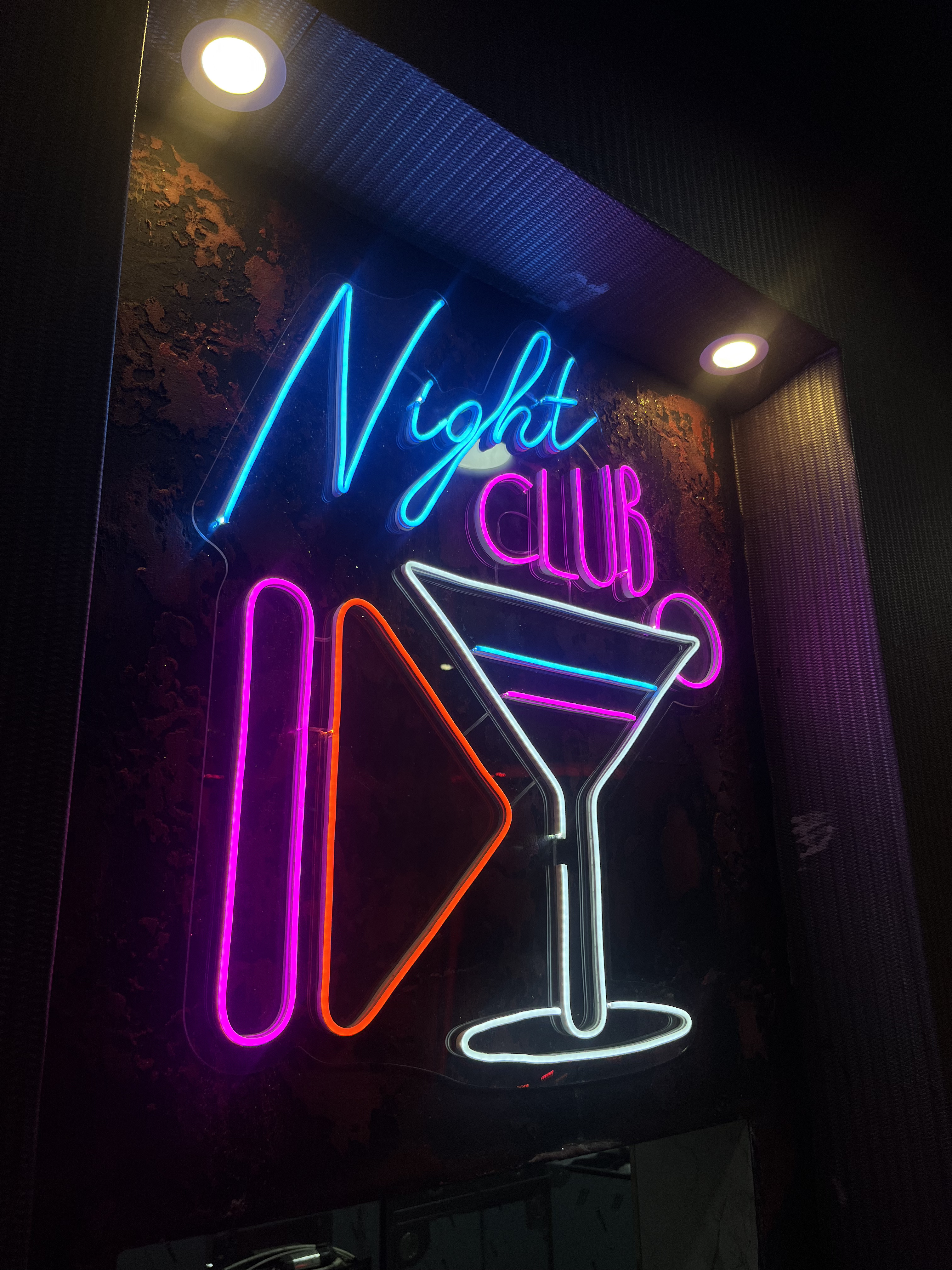 Night Club ve Cocktail - Dekoratif Duvar Aydınlatması Neon Led Yazı Bar Club Müzik 67x79 cm