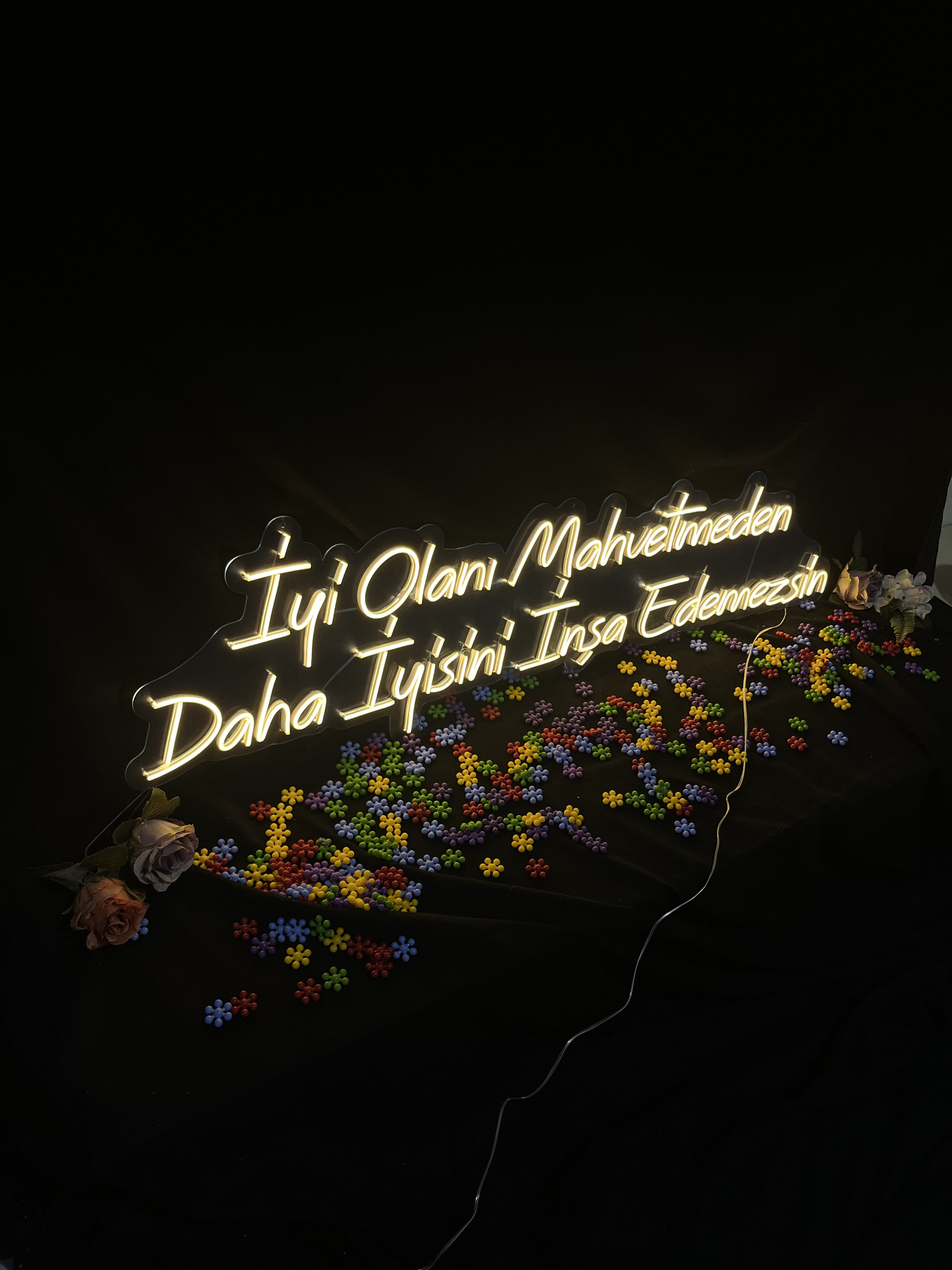 İyi Olanı Mahvetmeden - Dekoratif Duvar Aydınlatması Neon Led Yazı Motivasyon 120x33 cm