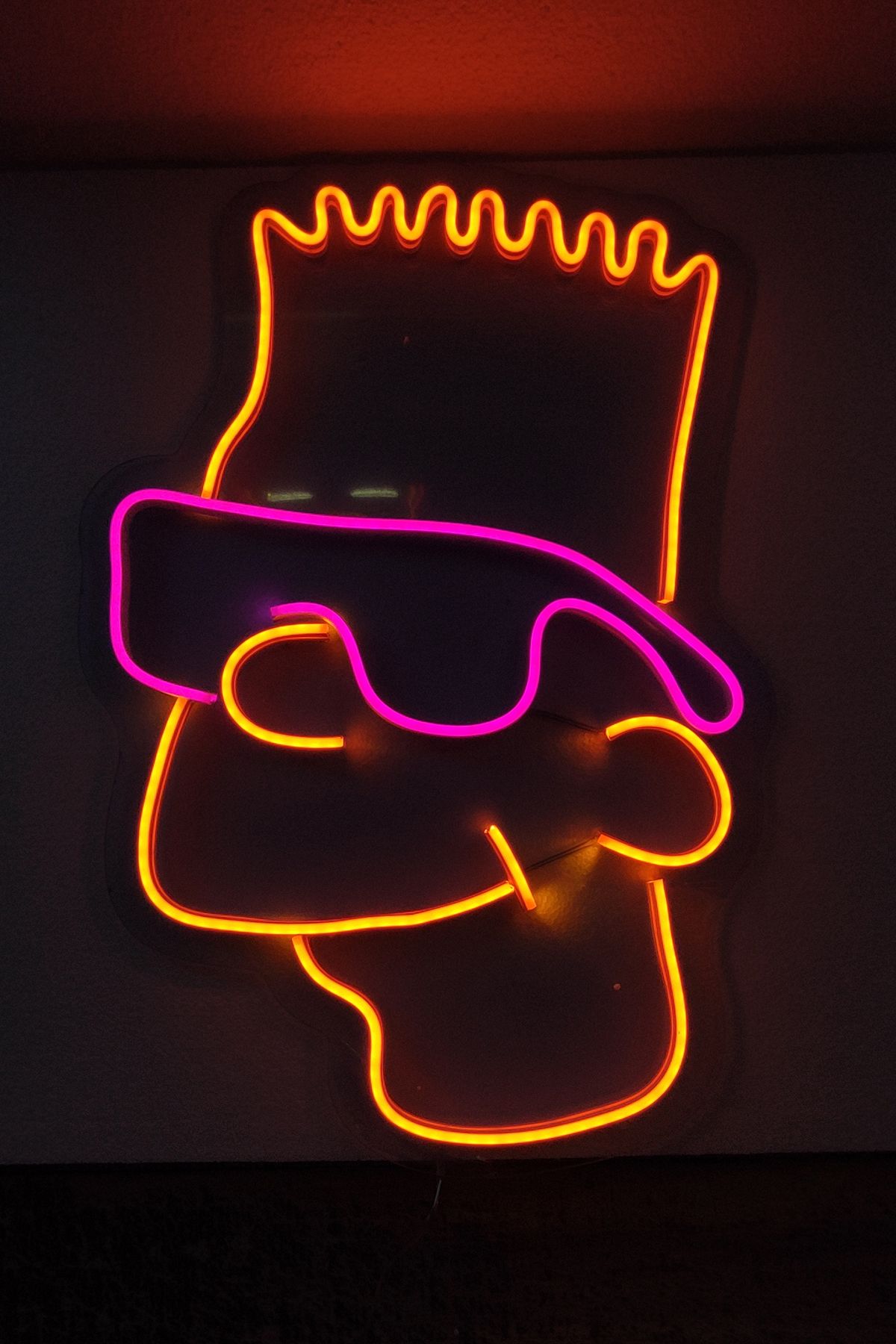 Işıklı Gözlüklü Simpson: Neon LED Tabela Duvar Dekorasyon Ürünü 