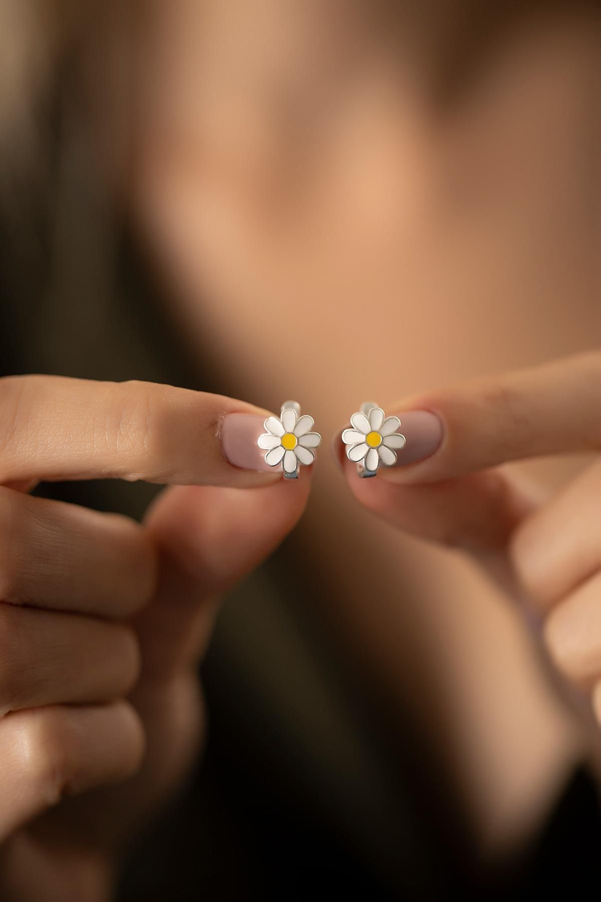 izla design kadin pembe mineli papatya