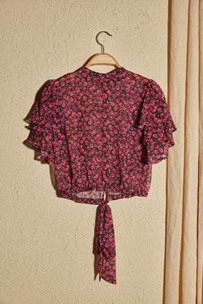 Çok Renkli Çiçek Desenli Sırtı Düğmeli Crop Bluz TWOSS20BZ1657