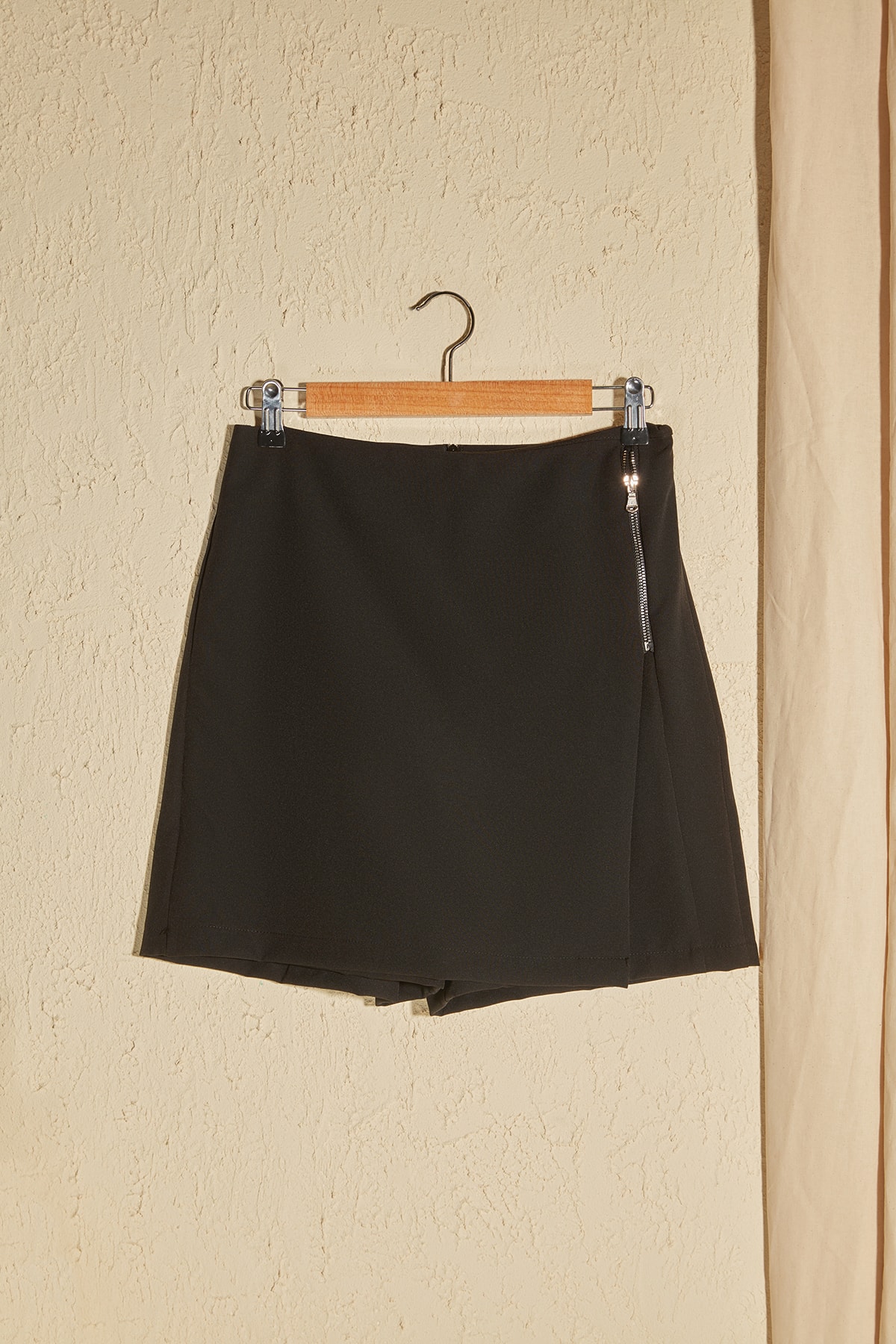 Trendyolmilla  Siyah Fermuar Detaylı Dokuma Şort Etek TWOSS20SR0139 - Görsel 8