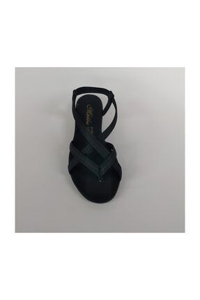 Siyah Esnek Parmak Arası Kadın Sandalet 10