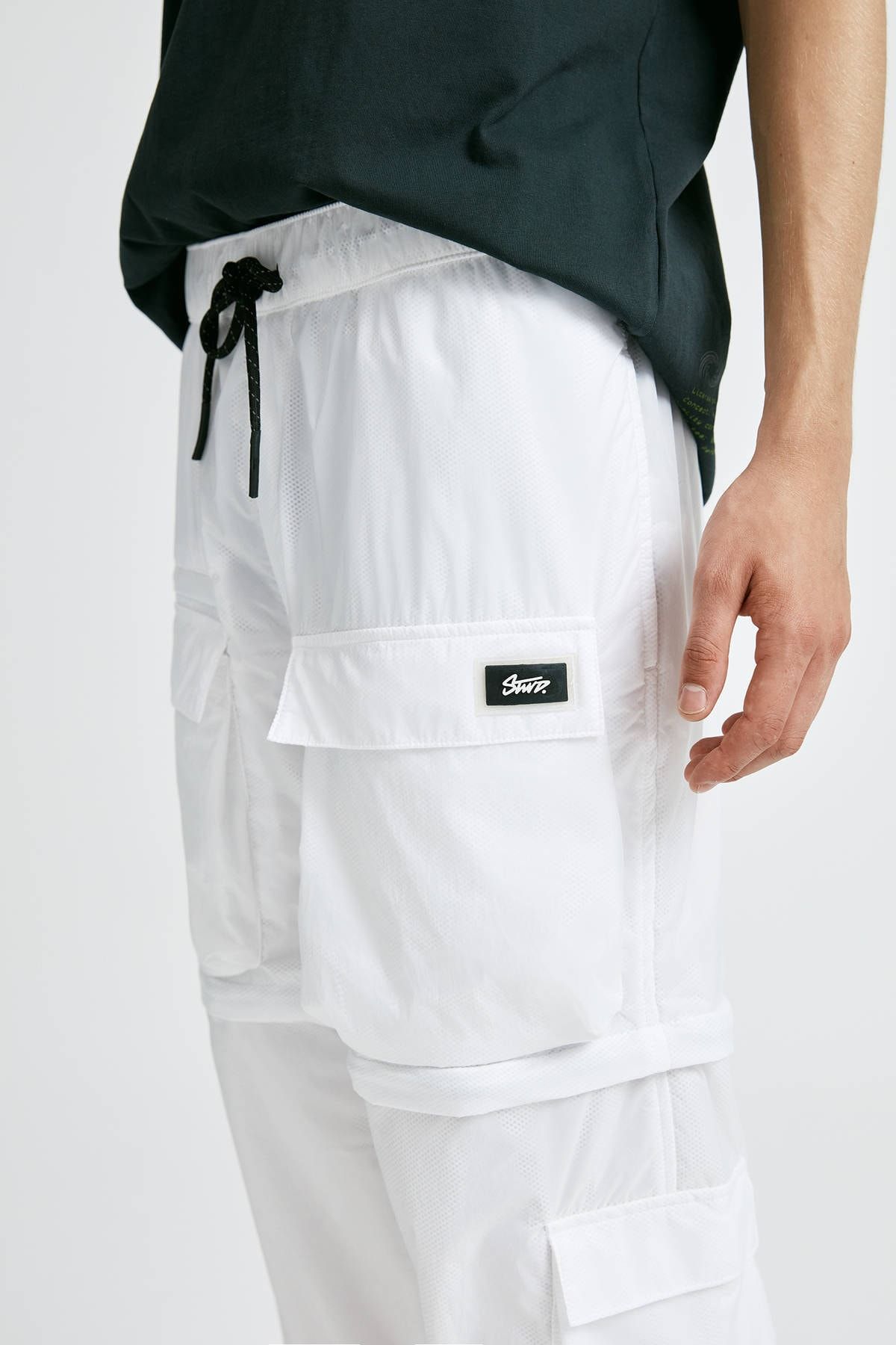 Pull Bear Erkek Beyaz Cok Islevli Kargo Model Jogger Pantolon 09678521 Trendyol