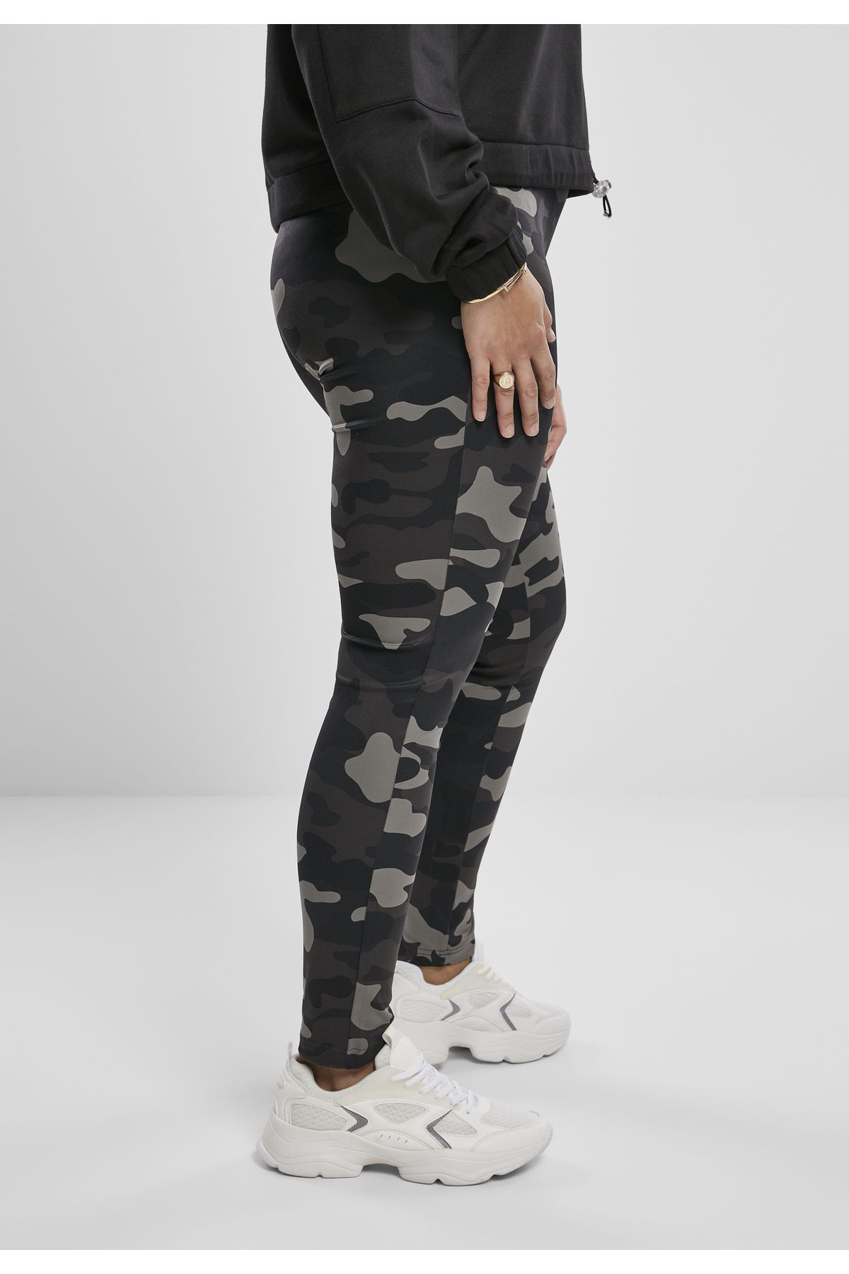 complete the look image
