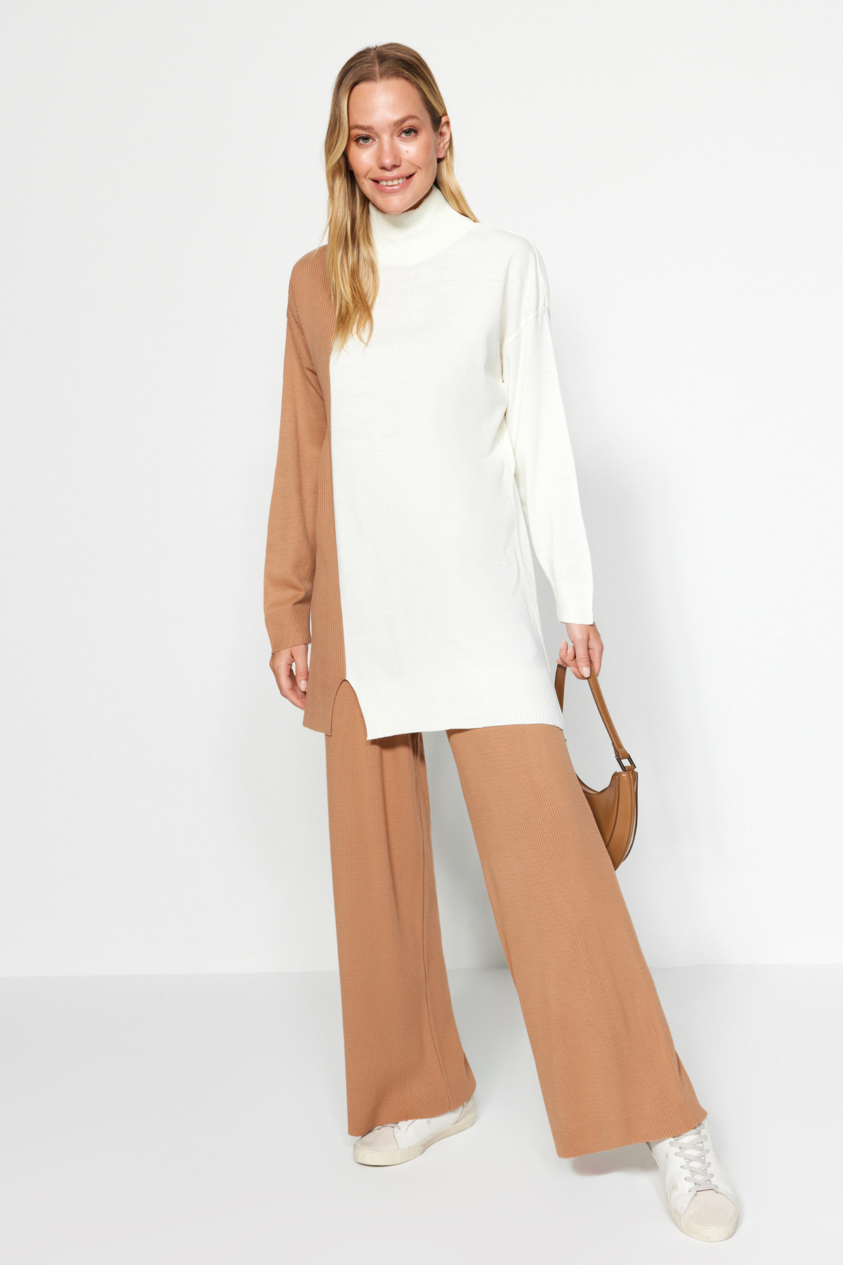Trendyolmilla Modest Camel Renk Bloklu Kazak-Pantolon Triko Alt-Üst Takım TCTAW24US00059