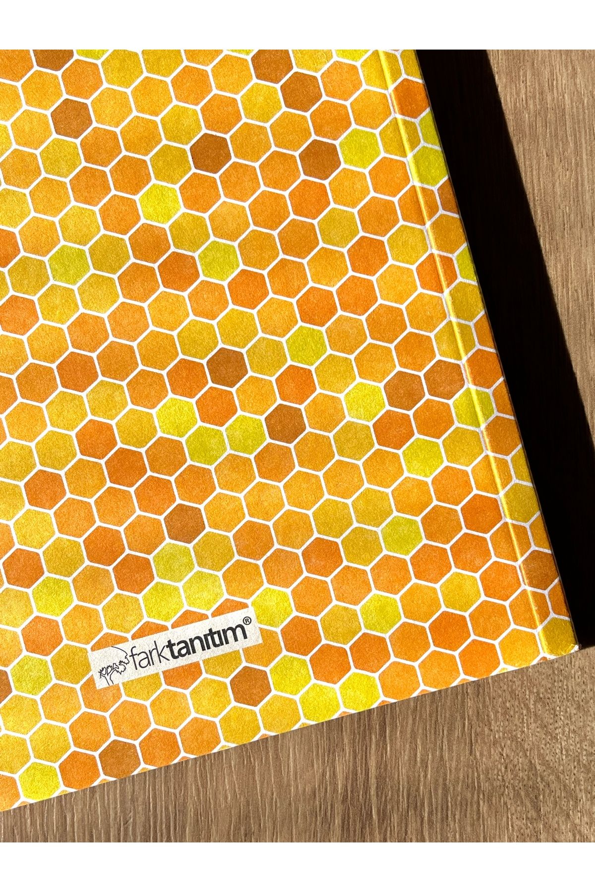 Fark Tanıtım-American Binding, A5 Unlined Notebook, 64 Sheets, 90gr. Ivory Paper (HONEYCOMB COVER DESIGN) 2